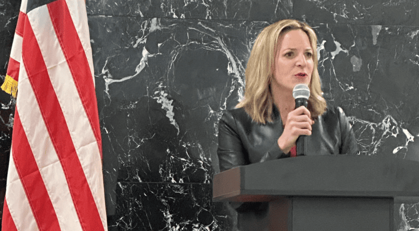 في حفل عكس العلاقة الوطيدة بين المرشّحة الديمقراطية والمجتمع العربي الأميركي  جمع تبرّعات في ديربورن لدعم حملة بنسون في سباق حاكمية ميشيغن